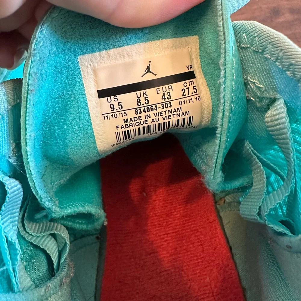 Jordan Nike Reveal Hyper Turquoise Sneakers 9.5